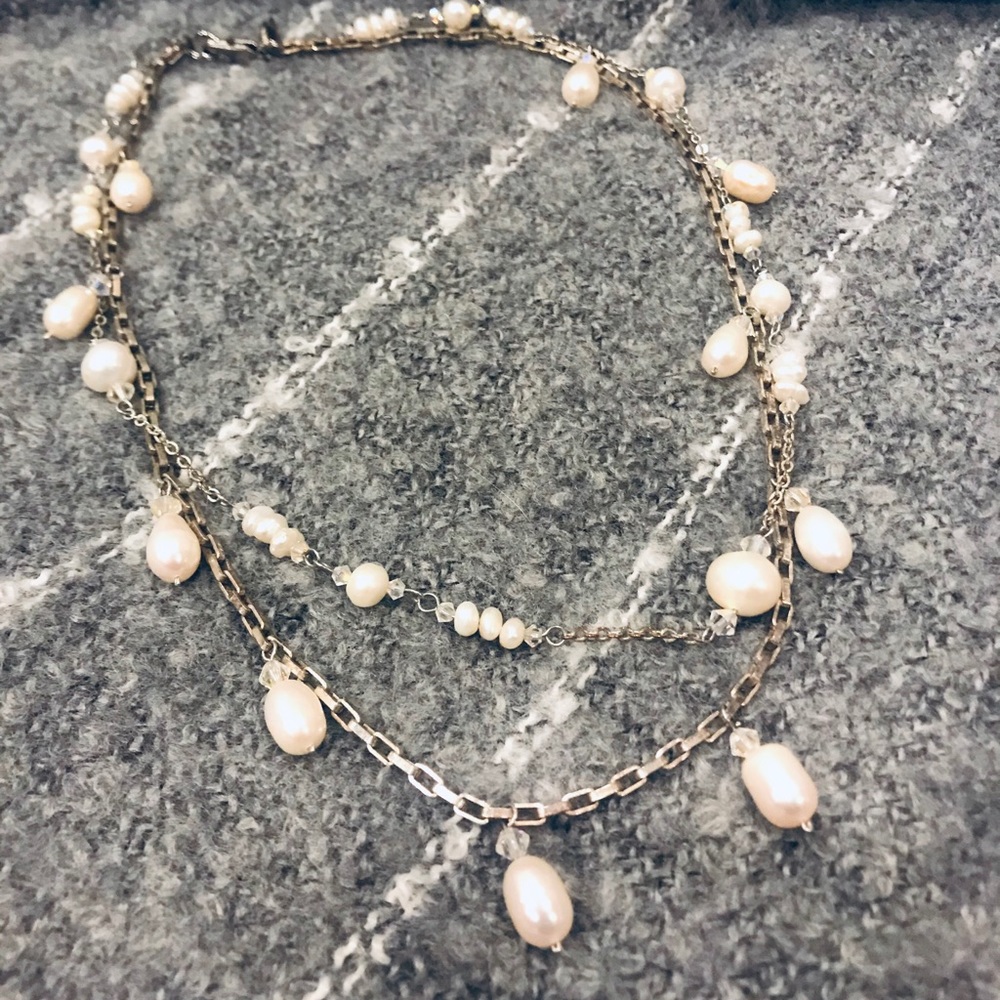 Modern silver pearl necklace